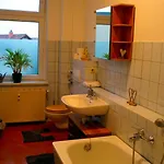 Moderne Nahe Bahnhof Und Dem Goitzschesee 비터펠드 울펜