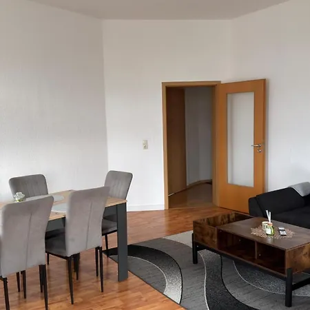 Moderne Nahe Bahnhof Und Dem Goitzschesee Bitterfeld-Wolfen