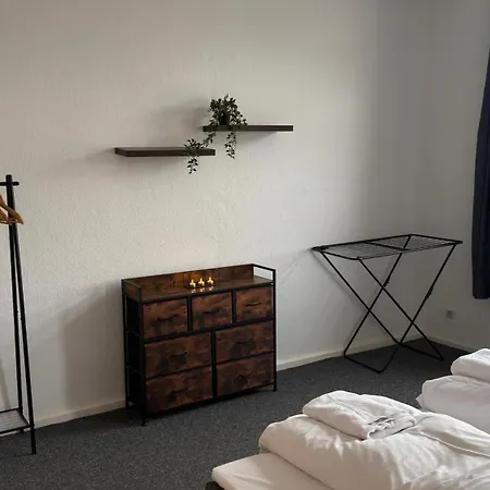 Moderne Nahe Bahnhof Und Dem Goitzschesee