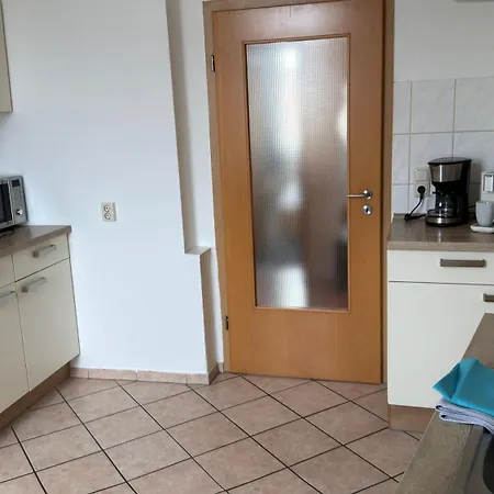 Moderne Nahe Bahnhof Und Dem Goitzschesee Bitterfeld-Wolfen