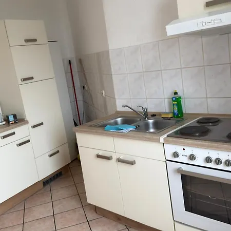 Moderne Nahe Bahnhof Und Dem Goitzschesee Bitterfeld-Wolfen