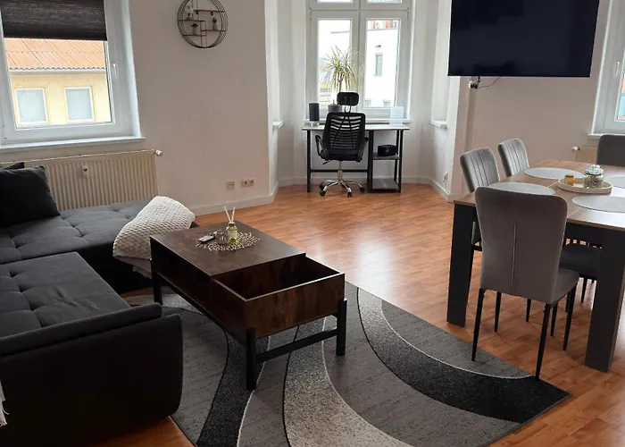 Moderne Nahe Bahnhof Und Dem Goitzschesee