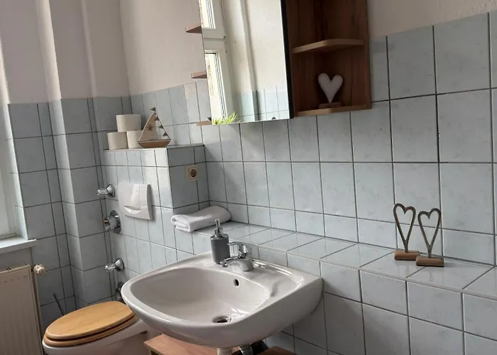 Moderne Nahe Bahnhof Und Dem Goitzschesee